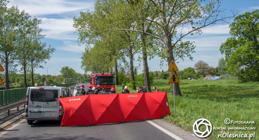 Śmiertelny wypadek przed Borową - nie żyje motorowerzysta - FOTO - VIDEO