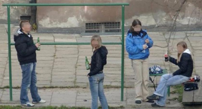 Spożywanie alkoholu w miejscu publicznym to wykroczenie
