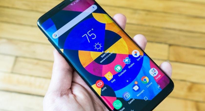Kobieta przywłaszczyła sobie telefon