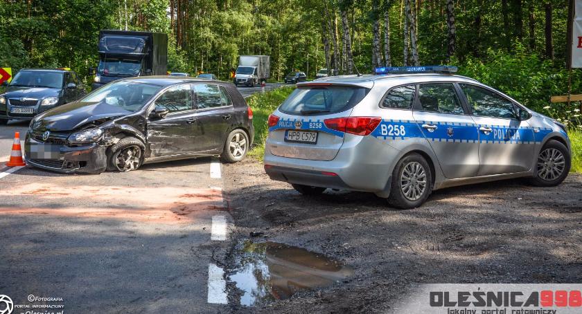 Zderzenie Skody, Volkswagena i Renault na DK25. Jedna osoba w szpitalu