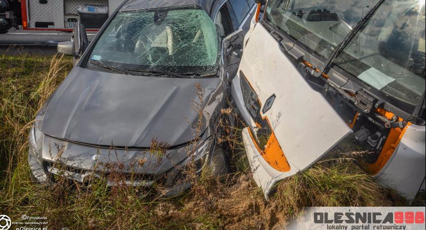 Wypadek Mercedesa i ciężarówki na starej 