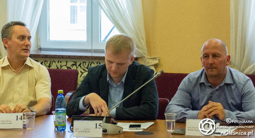 Wnioski Forum Rozwoju w sprawie informatora obywatelskiego oraz remontu chodnika