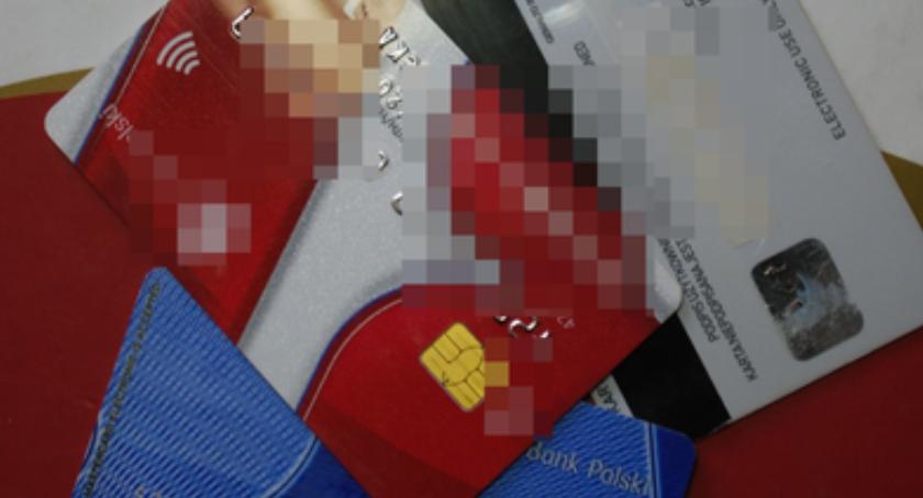 Ukradł karty bankomatowe, ale wpadł w ręce policji