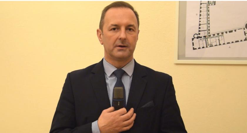 Burmistrz Michał Kołaciński składa życzenia z okazji Dnia Kobiet - VIDEO