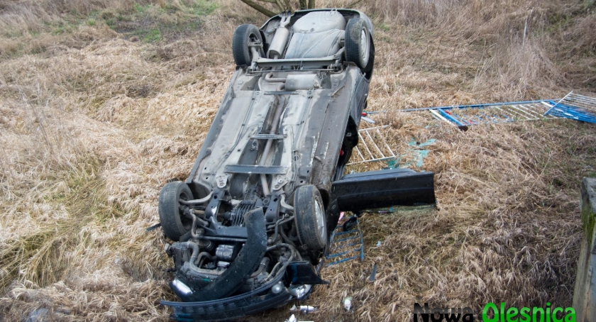 Zbytowa - Audi przebiło barierę na moście -AKTUALIZACJA