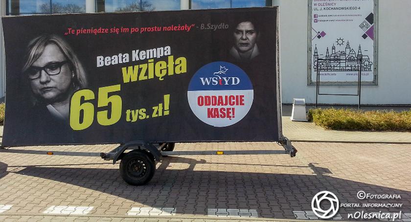 Konwój wstydu w Oleśnicy - billboardowa akcja PO - Aktualizacja