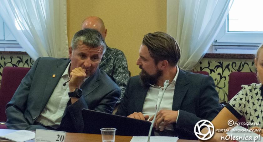 Dodatkowe posiedzenie komisji na temat kontroli przebiegu procesu rekrutacji do szkół podstawowych 