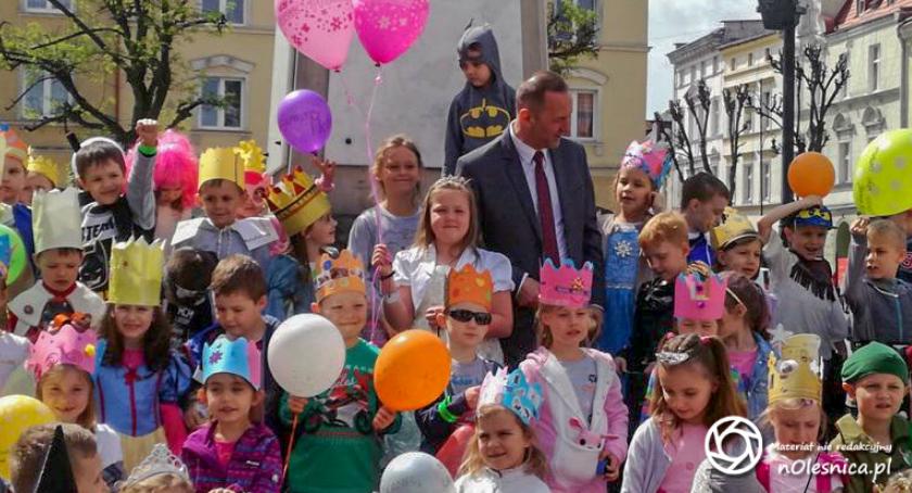 Uczniowie z SP6 z wizytą u burmistrza