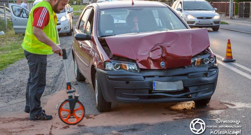 Wypadek na skrzyżowaniu Krzywoustego i Lotniczej