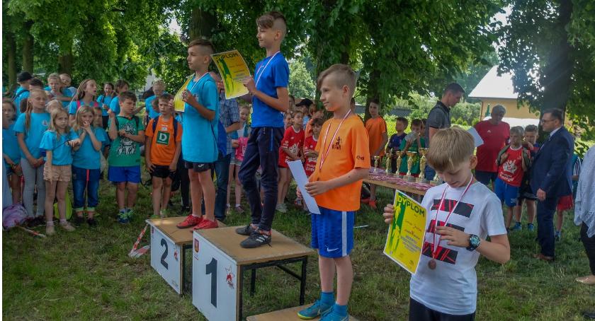 Wiosenne biegi przełajowe gminnych szkół