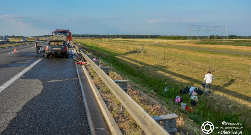 Spłonął samochód na trasie S8 koło Szczodrowa