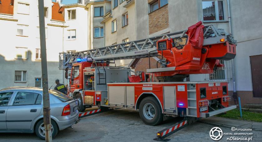 Pożar pralki w mieszkaniu na Okrężnej - dwie osoby w stanie ciężkim