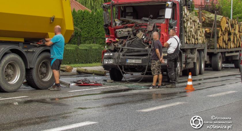 Kolizja ciężarówek na Wojska Polskiego