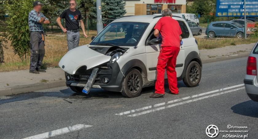 Kolizja dwóch aut w Smardzowie