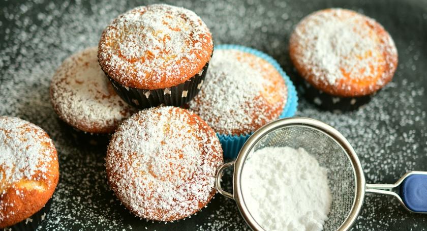 Puszyste, wilgotne i pachnące muffinki z bananami i pełnoziarnistą kaszką jaglaną