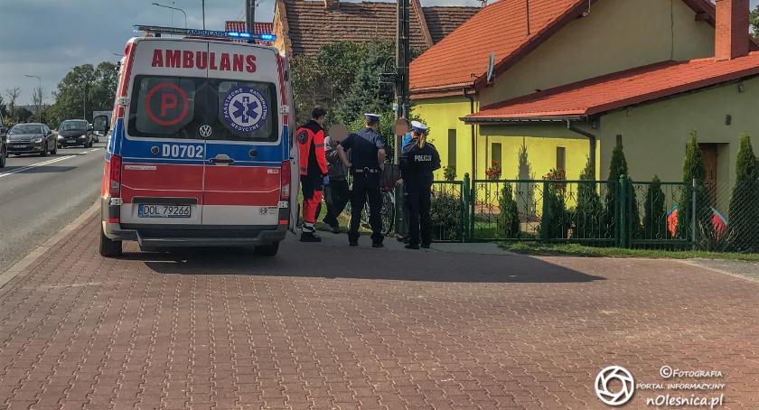 Kolizja rowerzysty z autem w Smardzowie