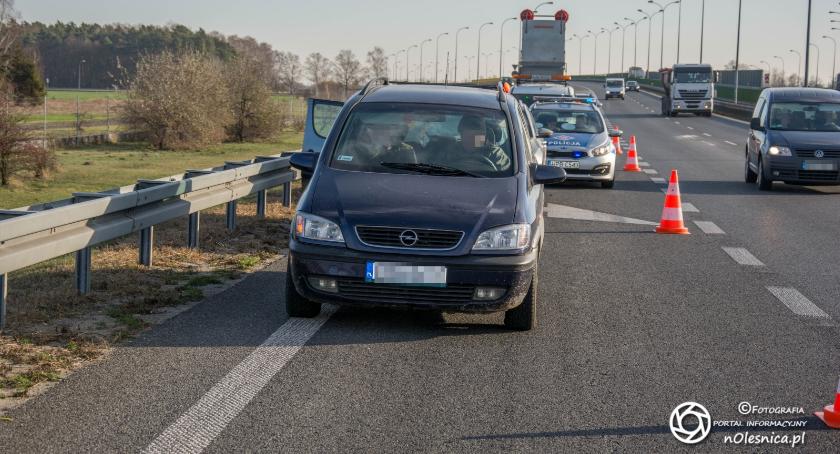 Kolizja trzech pojazdów na trasie S8