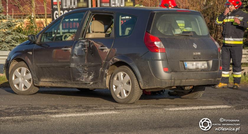 Na Wojska Polskiego ciężarówka uderzyła w auto osobowe
