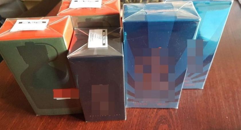 20 - latek ukradł perfumy z drogerii - został zatrzymany