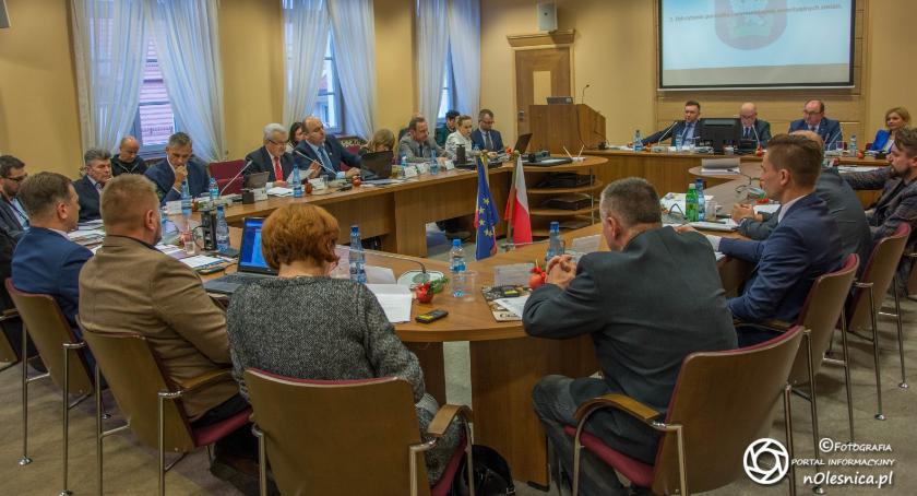 Wybrano składy stałych komisji przy Radzie Miasta Oleśnicy