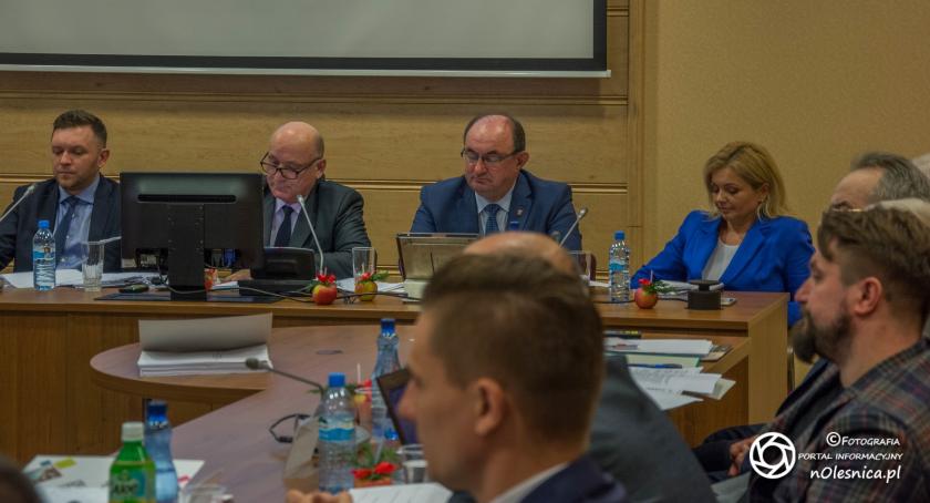 Wybrano składy nowych komisji - mieszkaniowej oraz rady społecznej SZPZOZ