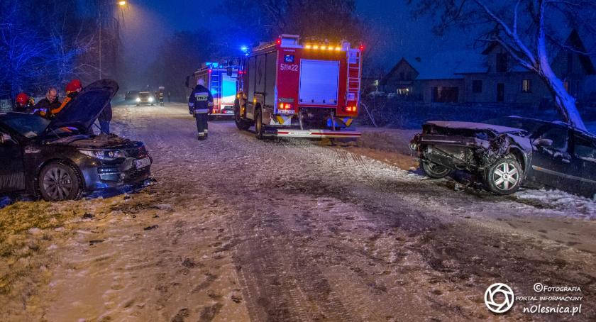 Wypadek dwóch osobówek w Miodarach
