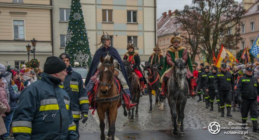 Orszak Trzech Króli po raz siódmy na ulicach Oleśnicy - FOTO