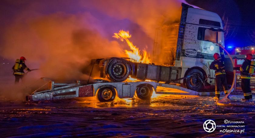 Pożar auta ciężarowego w Ostrowinie
