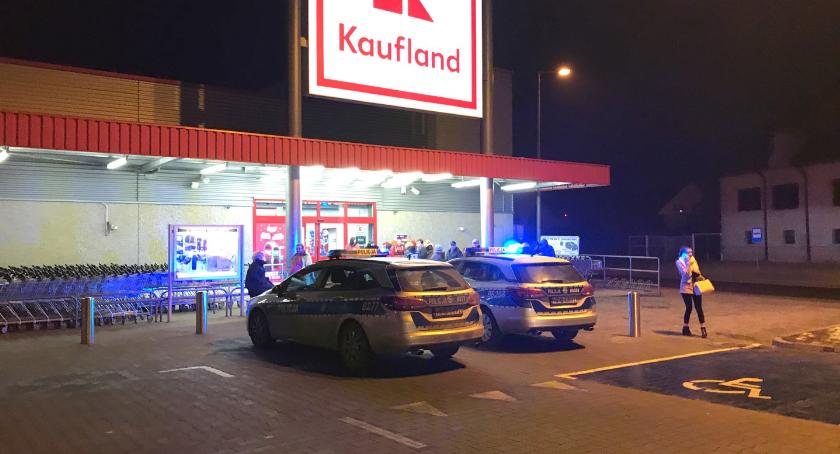 Ewakuacja w Kauflandzie - podejrzenie umieszczenia ładunku pirotechnicznego