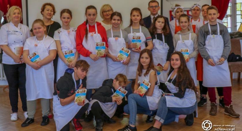 Uczniowie SP7 i CKiW OHP pieką „Papieskie kremówki”