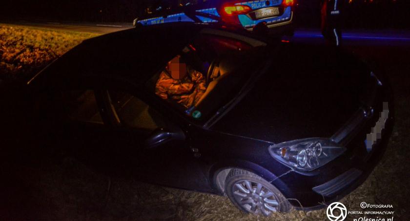 Auto wjechało do rowu