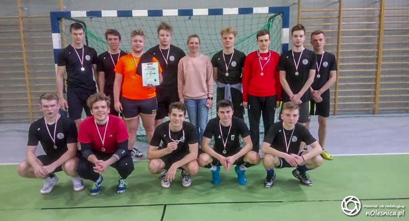 Szczypiorniści Zespół Szkół Ponadgimnazjalnych w Oleśnicy najlepsi w powiecie