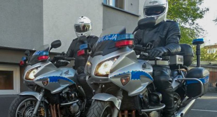 Motocykliści na celowniku drogówki