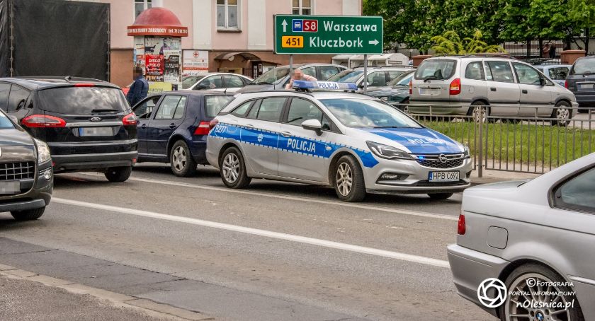 Utrudnienia na Wojska Polskiego po kolizji pojazdów