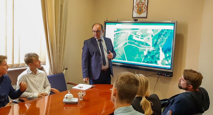 Spotkanie burmistrza z przedstawicielami Młodzieżowej Rady Miasta Oleśnicy