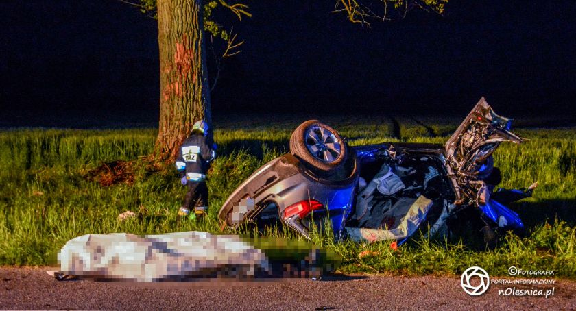 Śmiertelny wypadek koło Gaszowic. Nie żyje 21 - latek z Oleśnicy, kierował bez uprawnień