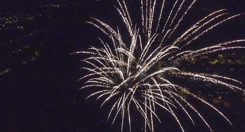 WYŁĄCZNIE U NAS: Fajerwerki na zakończenie Dni Oleśnicy 2019 - VIDEO  i ZDJĘCIA Z DRONA