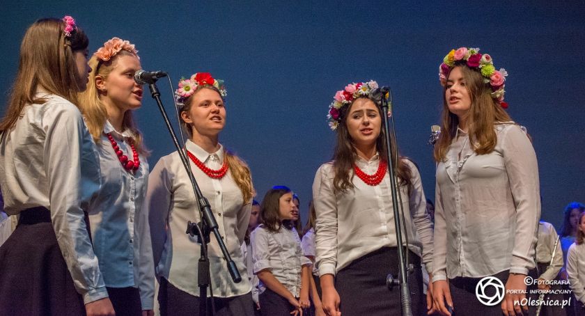 Koncert charytatywny oleśnickich uczniów z SP7 - FOTO