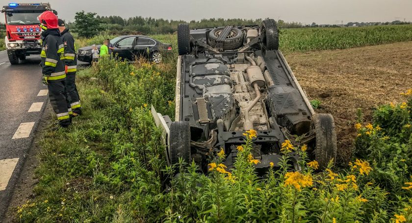 Dachowanie busa koło Ligoty Wielkiej