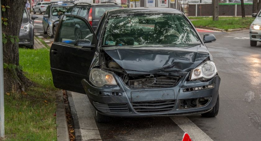 Na Wrocławskiej zderzyły się dwa auta