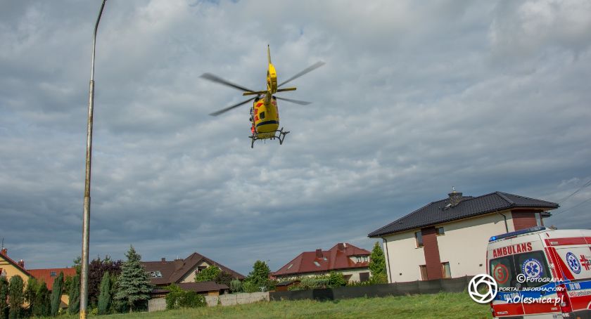 Śmigłowiec LPR lądował na oleśnickich Ratajach