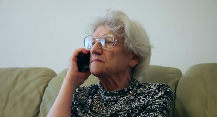 Apel policji do seniorów - wciąż dochodzi do oszustw metodą „na wnuczka”