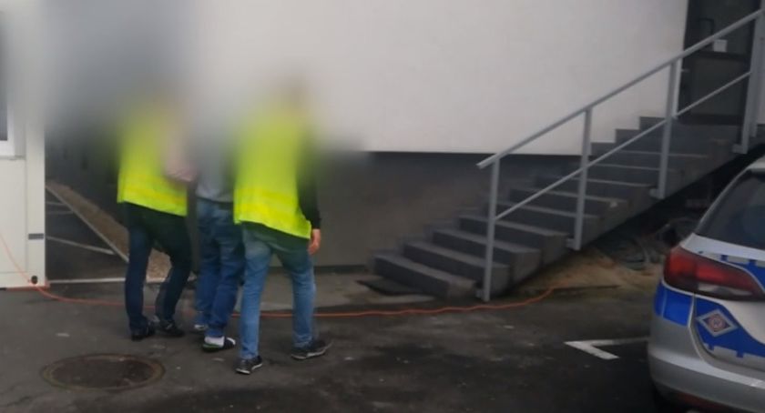 Zatrzymali podejrzanych o wysadzenie bankomatu
