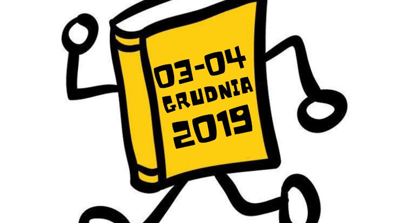 Grudniowa giełda książki w oleśnickiej bibliotece