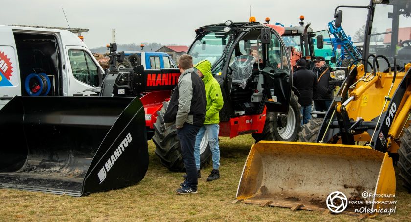 Charytatywny zlot maszyn rolniczych i budowlanych w Krzeczynie - FOTO