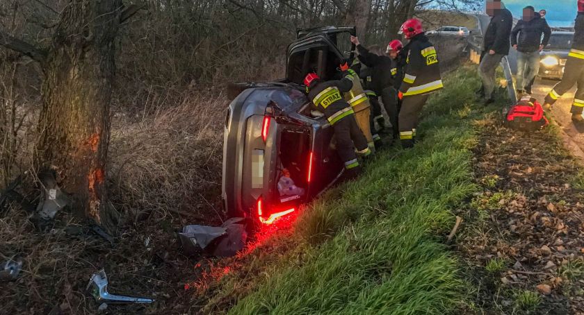 Auto w rowie a u kierowcy prawie 2 promile