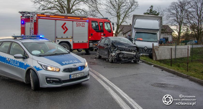 Kolejny wypadek na Dobroszyckiej - jedna osoba odniosła obrażenia