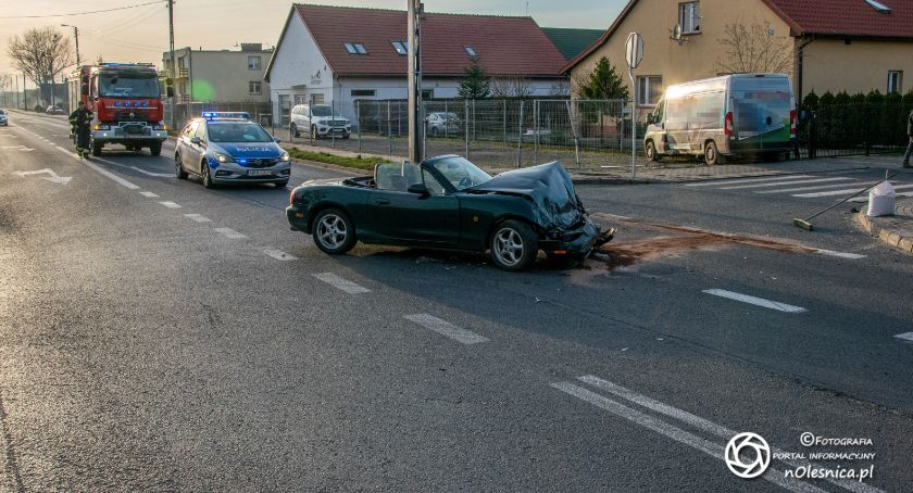 W Cieślach zderzyły się dwa pojazdy