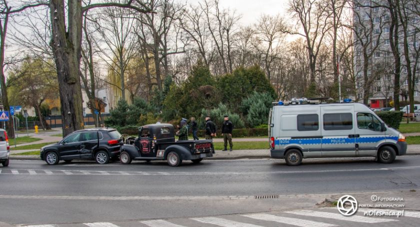 Amerykański klasyk uderzył w niemieckie auto