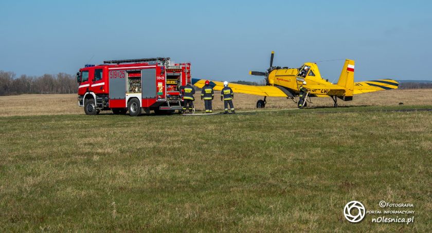 Gaśniczy samolot na oleśnickim lotnisku - VIDEO